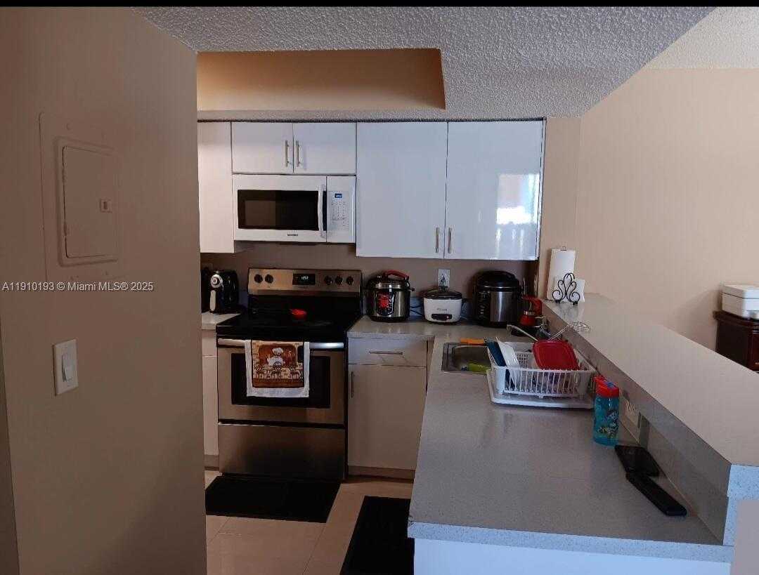 Small Image of 18870 NORTH WEST 57TH AVE #108, Hialeah Number 28