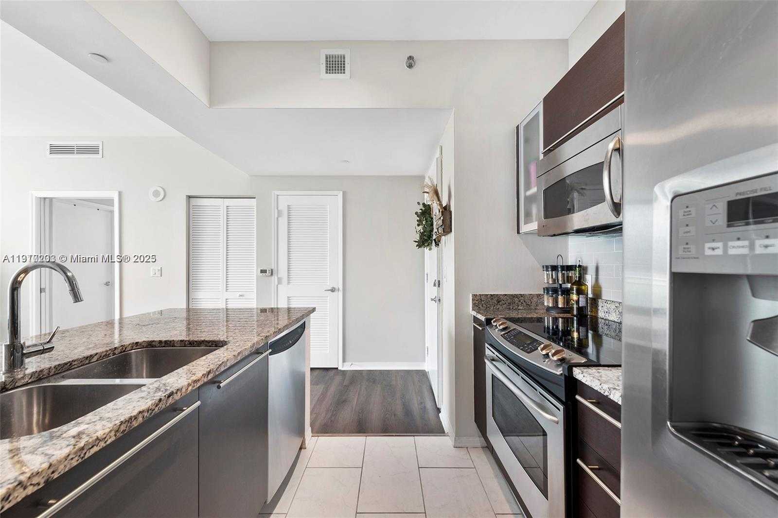 Small Image of 951 BRICKELL AVE #1903, Miami Number 4