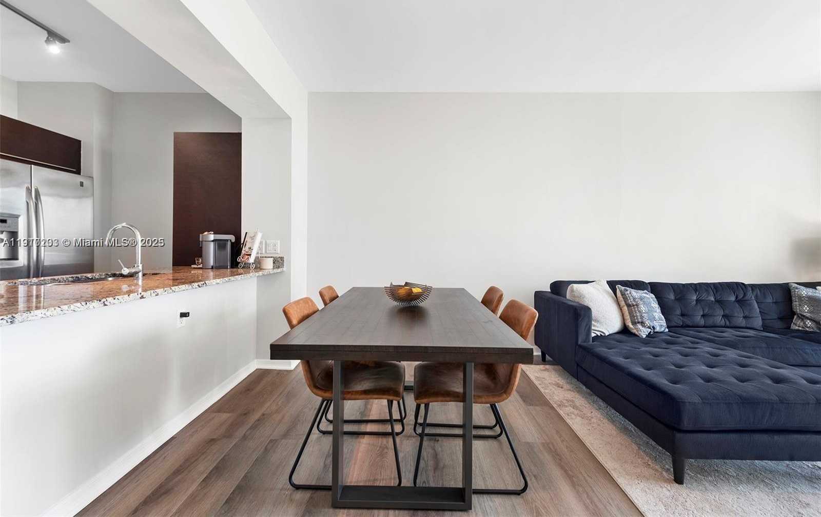 Small Image of 951 BRICKELL AVE #1903, Miami Number 6