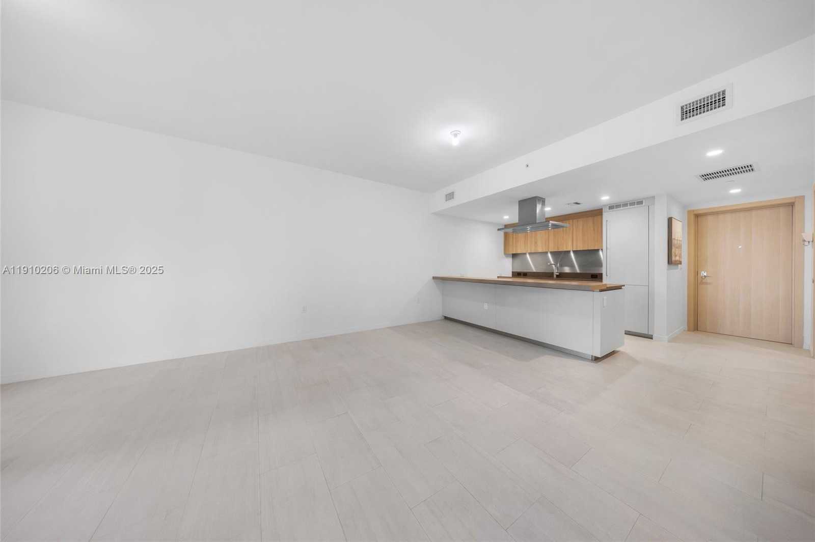 Small Image of 1000 BRICKELL PLZ #3103, Miami Number 5