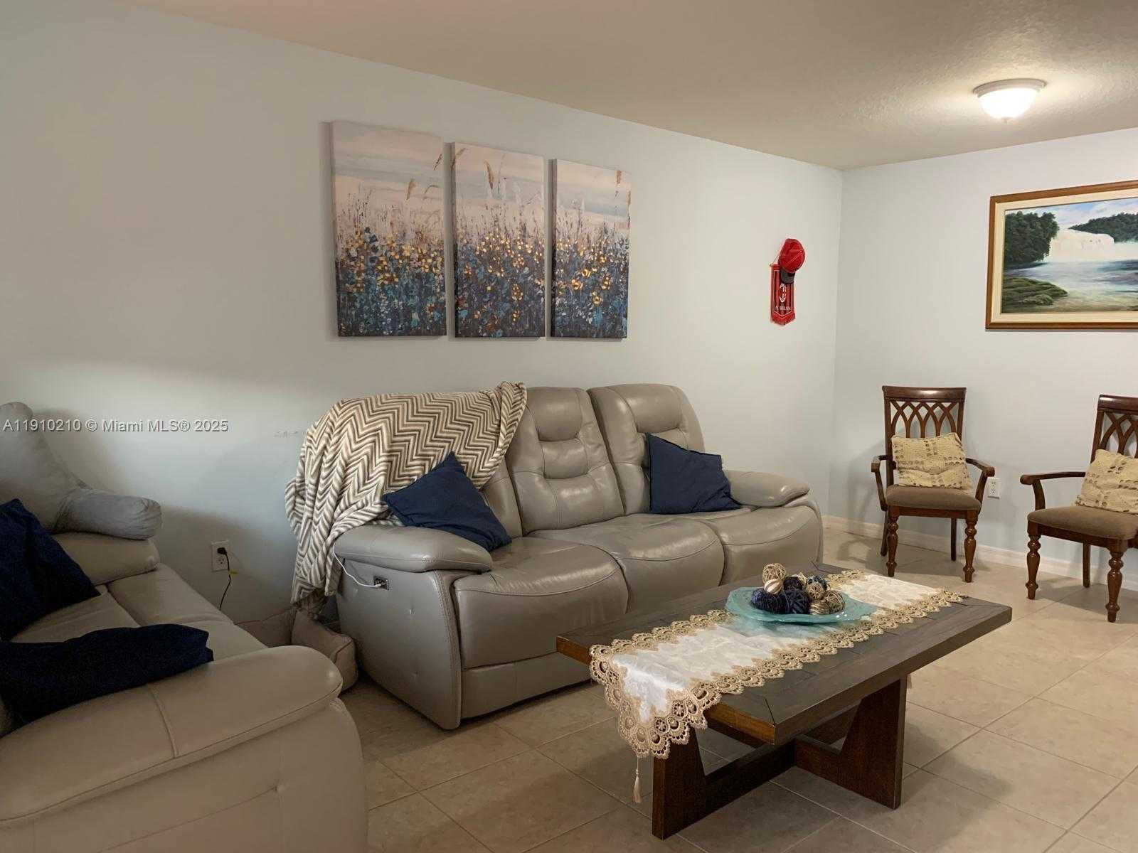 Small Image of 16204 SOUTH WEST 60TH TER, Miami Number 2