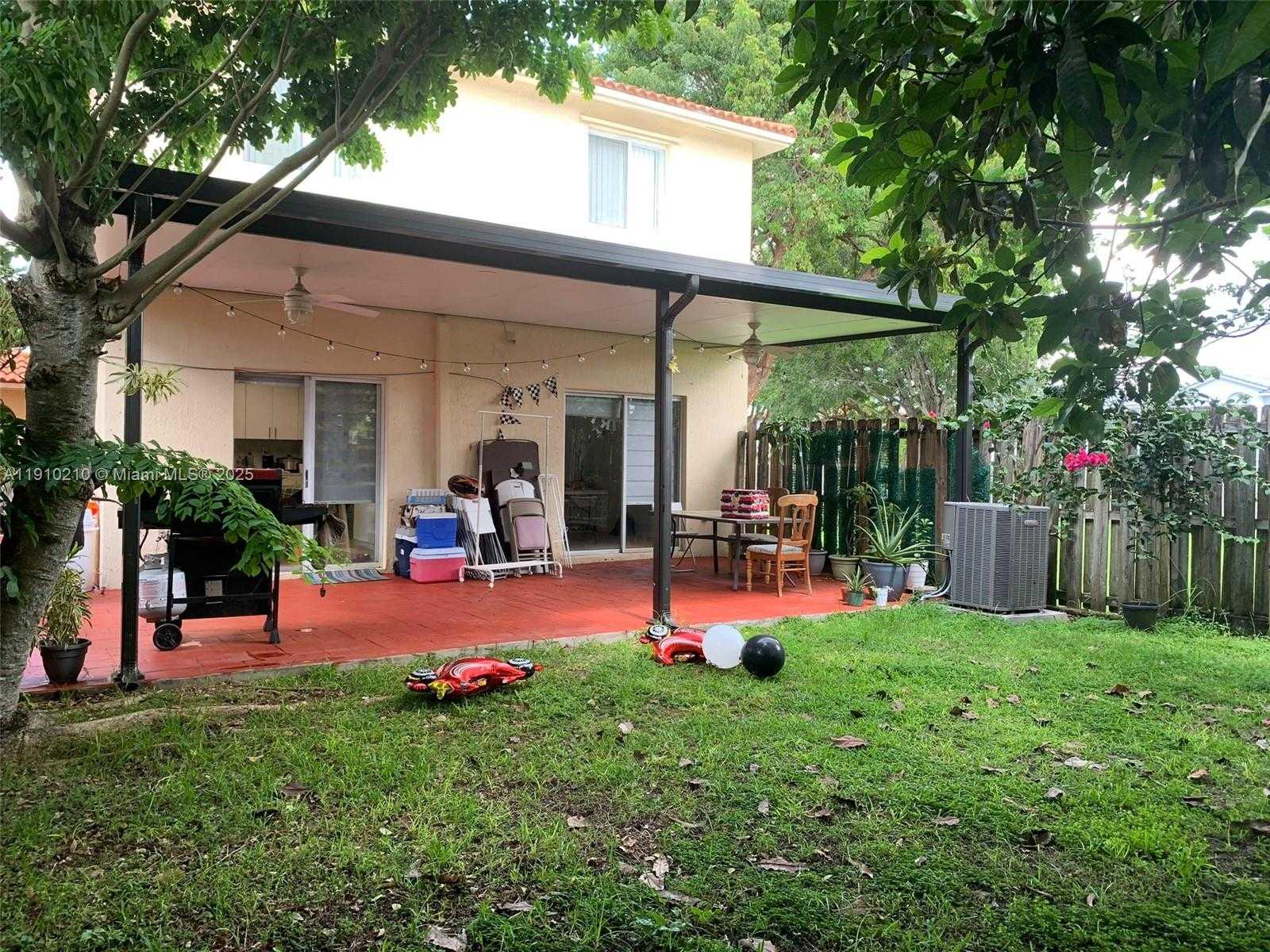 Small Image of 16204 SOUTH WEST 60TH TER, Miami Number 4