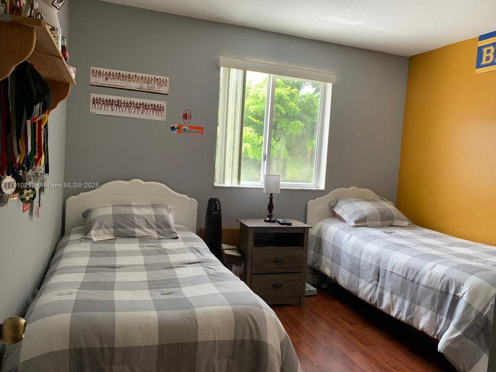 Small Image of 16204 SOUTH WEST 60TH TER, Miami Number 6