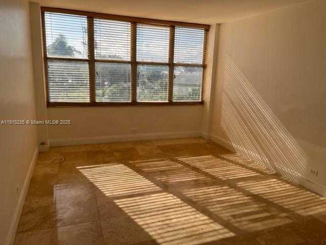 Small Image of 7441 WAYNE AVE #2D, Miami Beach Number 13