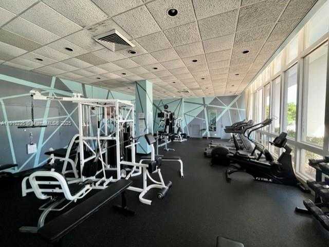 Small Image of 7441 WAYNE AVE #2D, Miami Beach Number 2