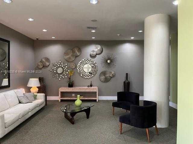 Small Image of 7441 WAYNE AVE #2D, Miami Beach Number 5