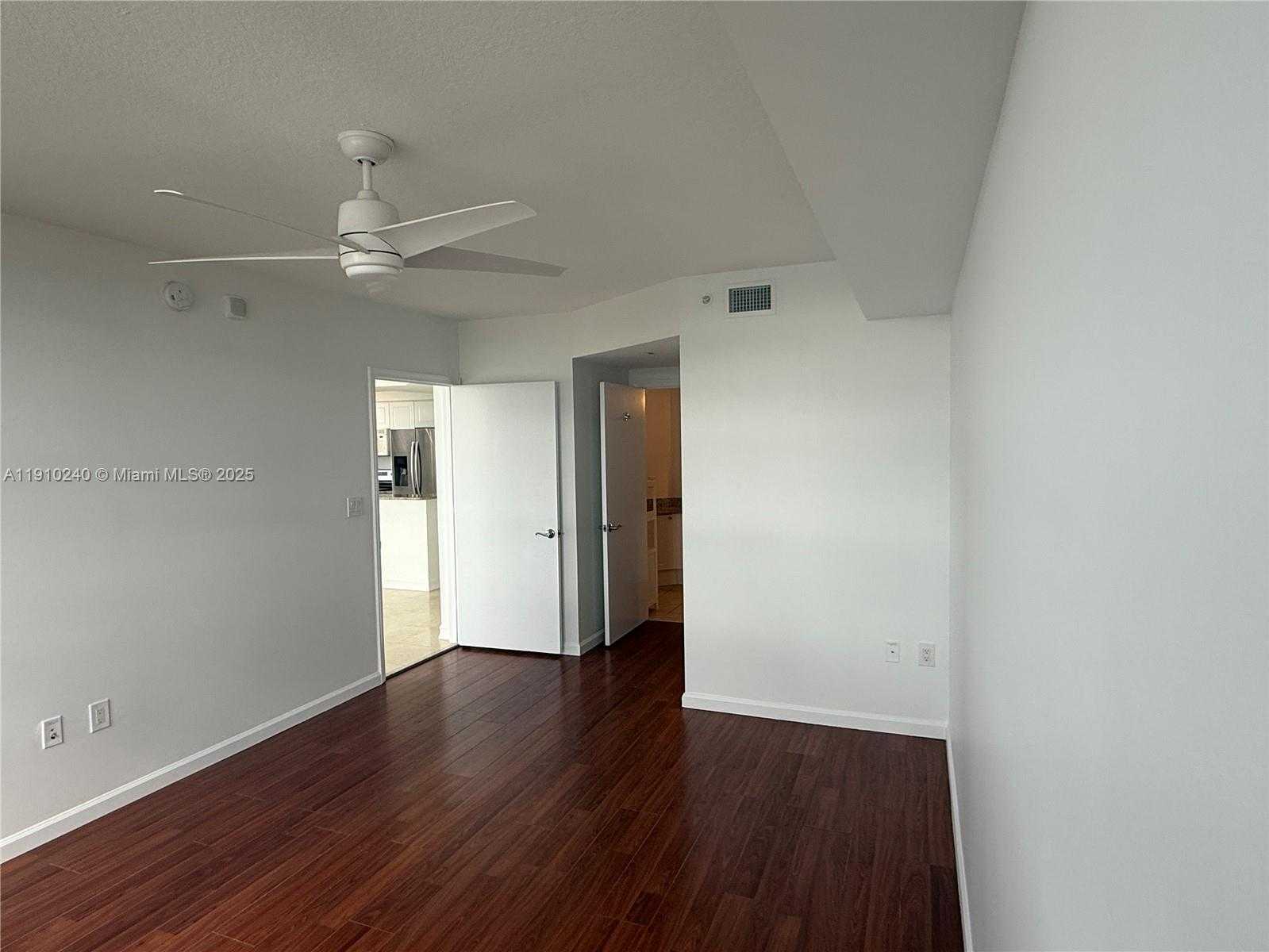 Small Image of 19501 WEST COUNTRY CLUB DR #2209, Aventura Number 12