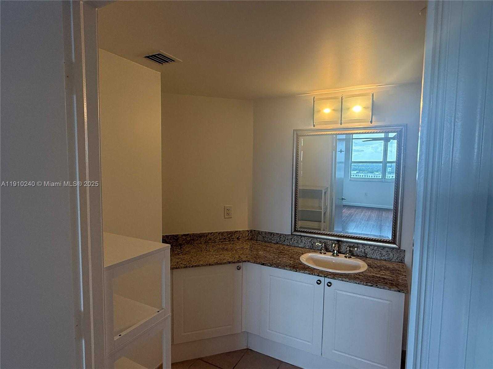 Small Image of 19501 WEST COUNTRY CLUB DR #2209, Aventura Number 14