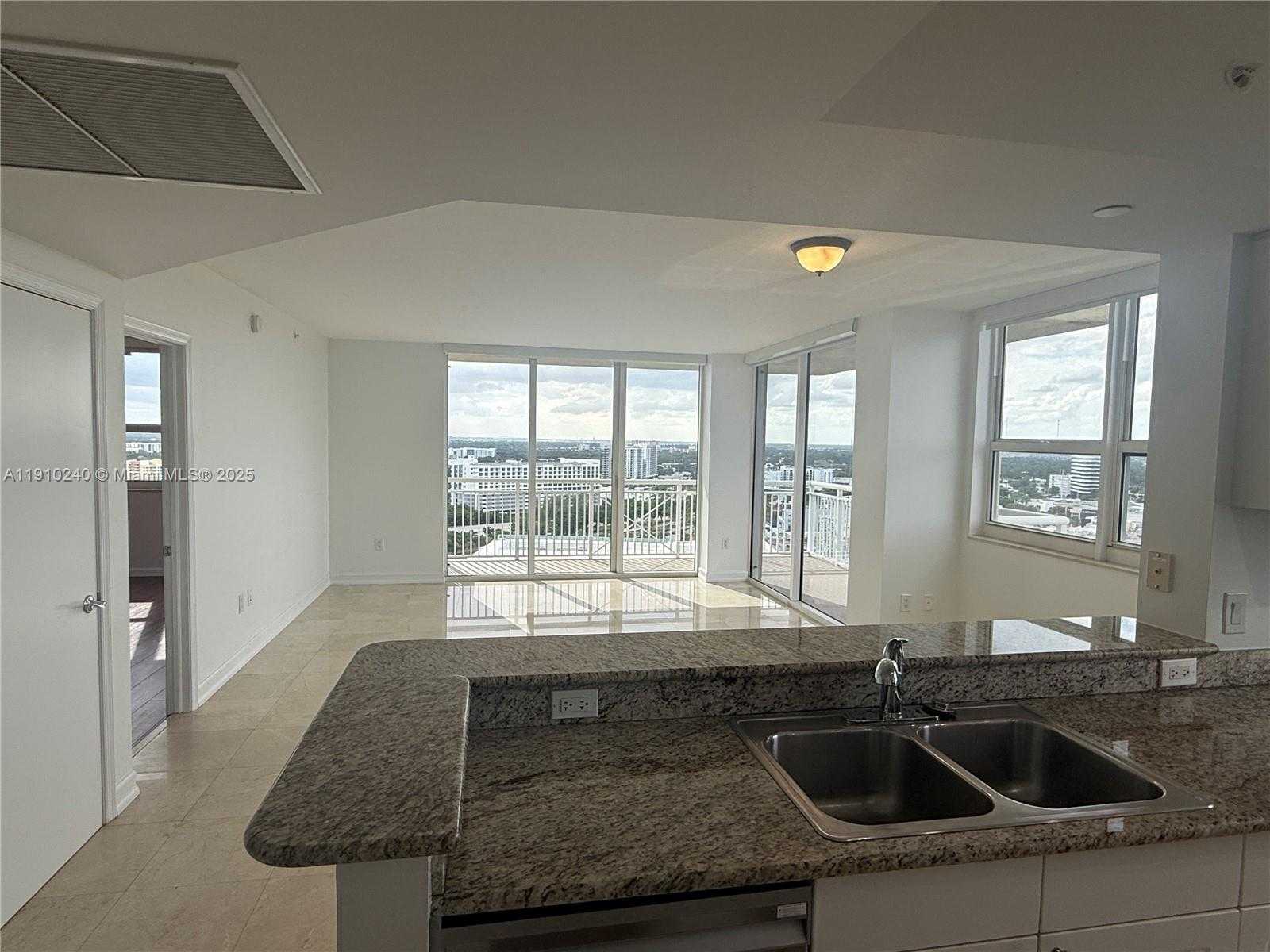 Small Image of 19501 WEST COUNTRY CLUB DR #2209, Aventura Number 9