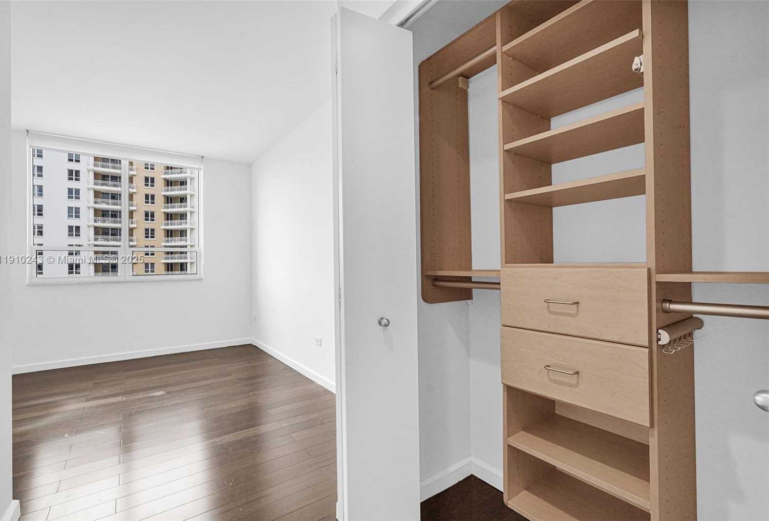 Small Image of 801 SOUTH BRICKELL KEY BLVD #1909, Miami Number 11