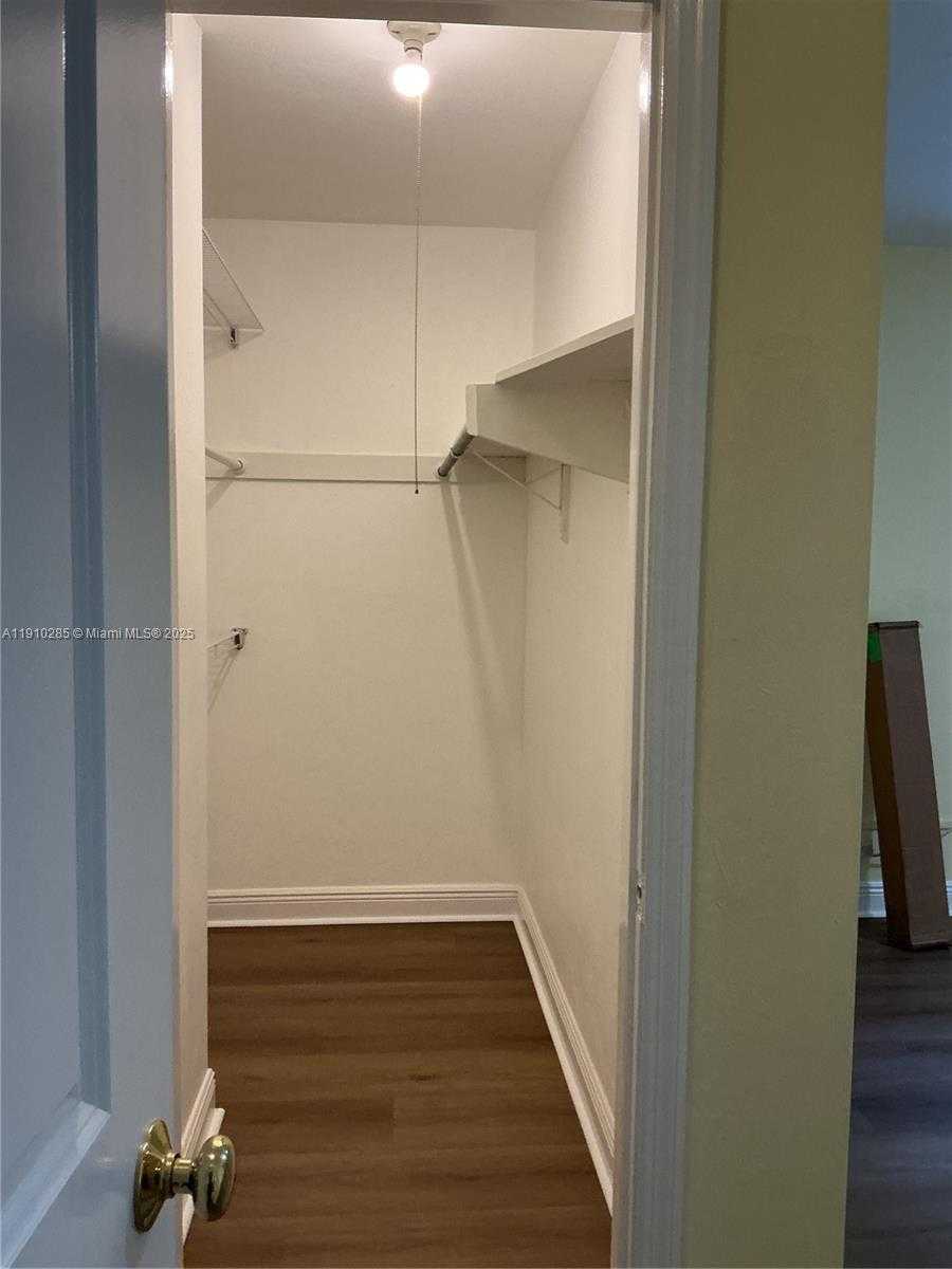 Small Image of Plantation Number 10