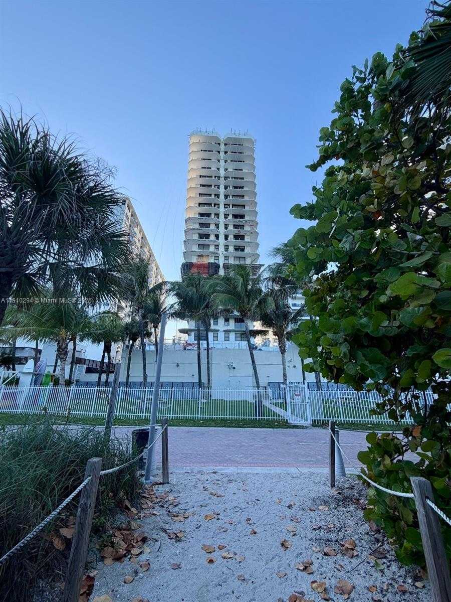 Small Image of 6061 COLLINS AVE #11A, Miami Beach Number 30