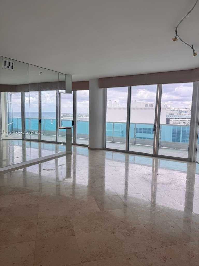 Small Image of 5025 COLLINS AVE #1602, Miami Beach Number 2