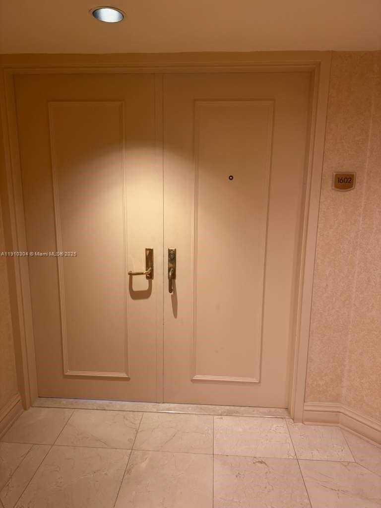 Small Image of 5025 COLLINS AVE #1602, Miami Beach Number 27