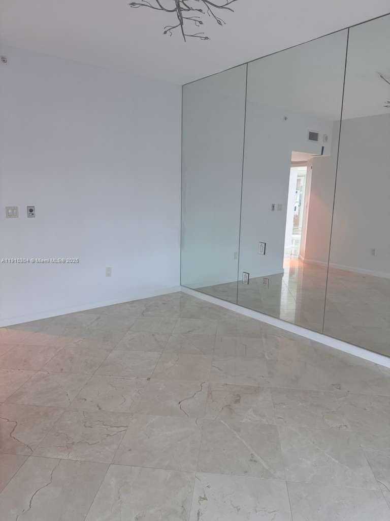 Small Image of 5025 COLLINS AVE #1602, Miami Beach Number 9