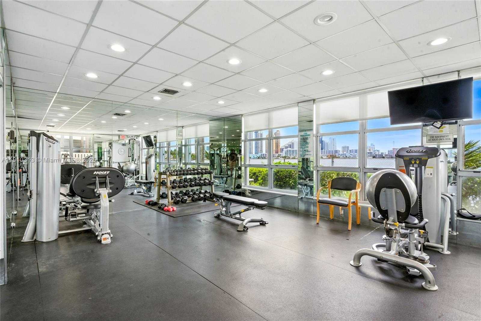 Small Image of 3600 MYSTIC POINTE DR #305, Aventura Number 23