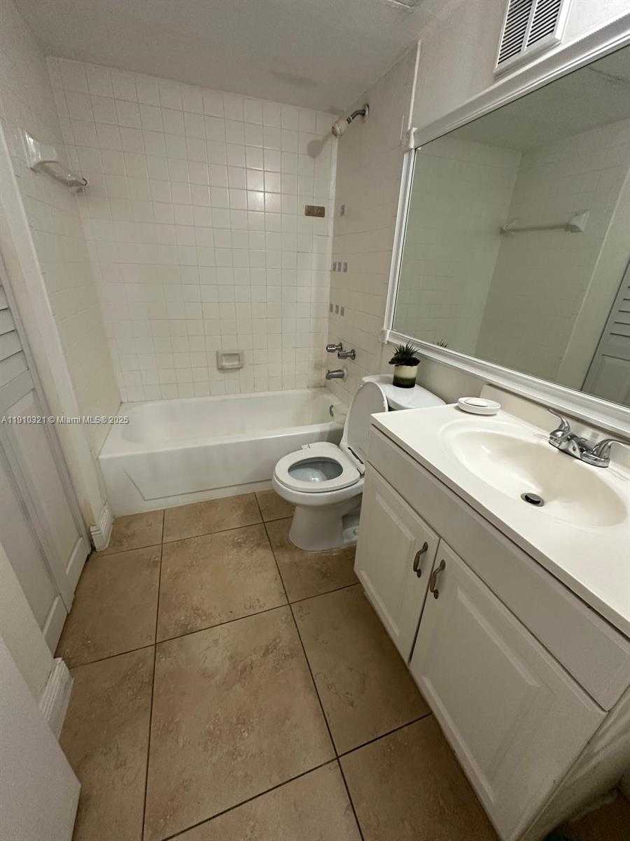 Small Image of 17440 NORTH WEST 67TH PL #B-5, Hialeah Number 5