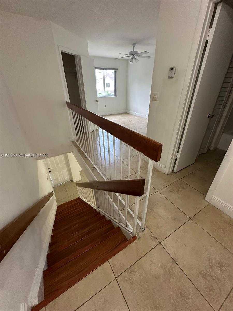 Small Image of 17440 NORTH WEST 67TH PL #B-5, Hialeah Number 6