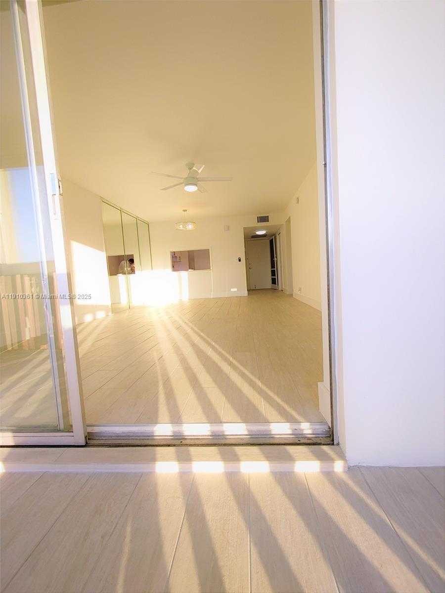 Small Image of 215 SOUTH EAST 3RD AVE #307C, Hallandale Beach Number 4