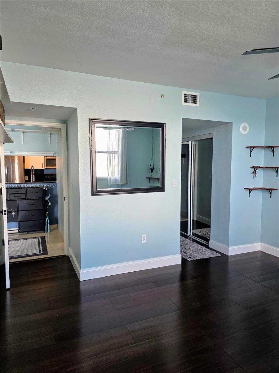 Small Image of 1625 KENNEDY CSWY #1103B, North Bay Village Number 12