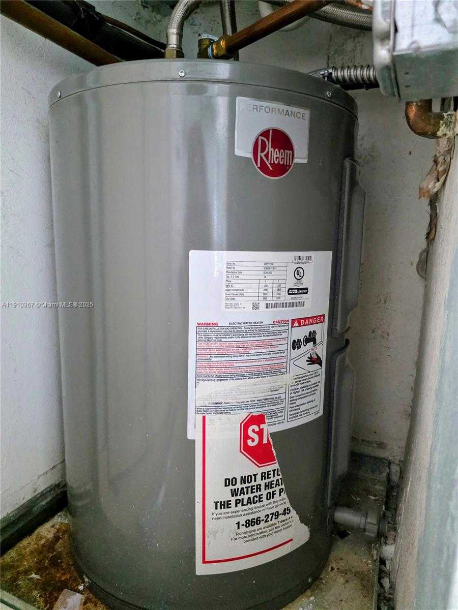 Small Image of 1625 KENNEDY CSWY #1103B, North Bay Village Number 37