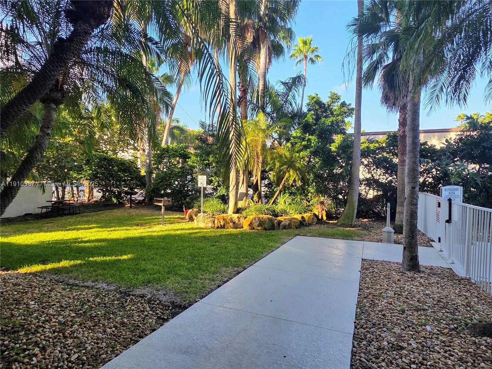 Small Image of 1625 KENNEDY CSWY #1103B, North Bay Village Number 95