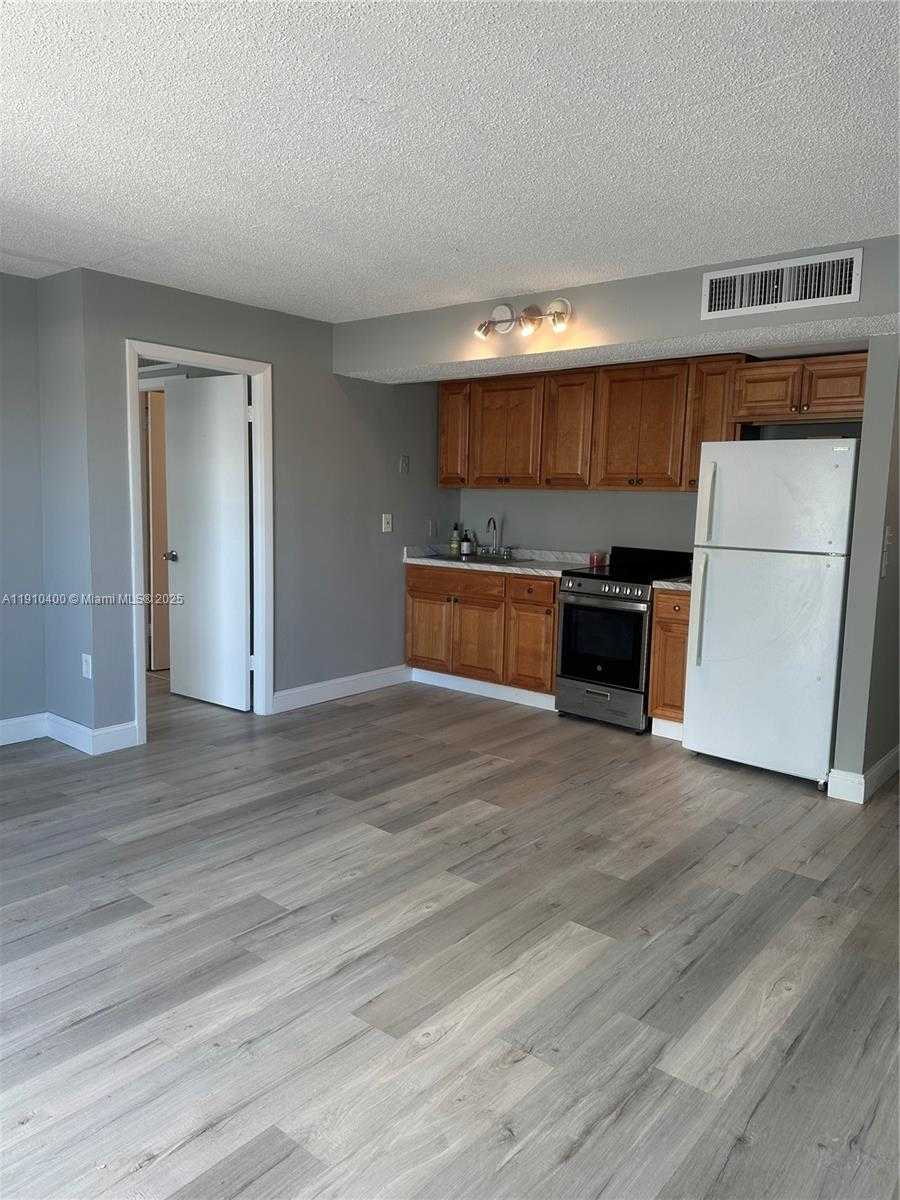 Small Image of 899 WEST AVE #6F, Miami Beach Number 3