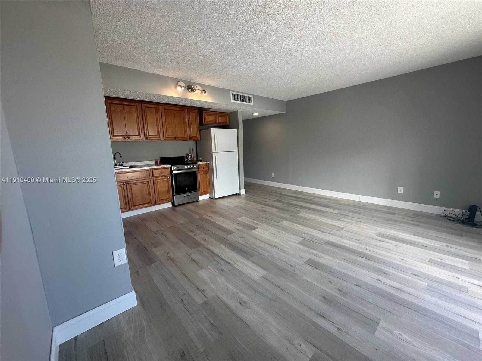 Small Image of 899 WEST AVE #6F, Miami Beach Number 4