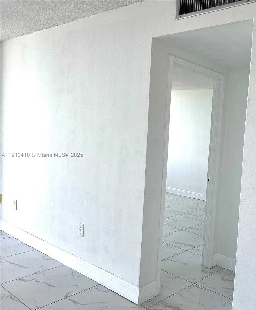 Small Image of 1865 79TH ST CSWY #7I, North Bay Village Number 36