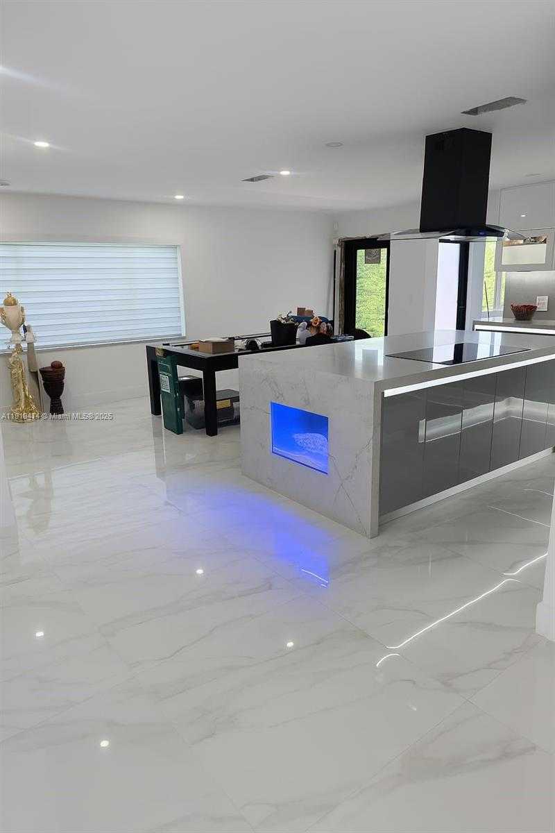 Small Image of 9313 NORTH WEST 24TH PL #9313, Pembroke Pines Number 10