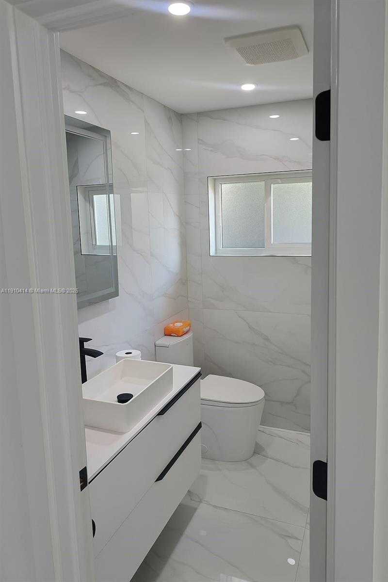 Small Image of 9313 NORTH WEST 24TH PL #9313, Pembroke Pines Number 29