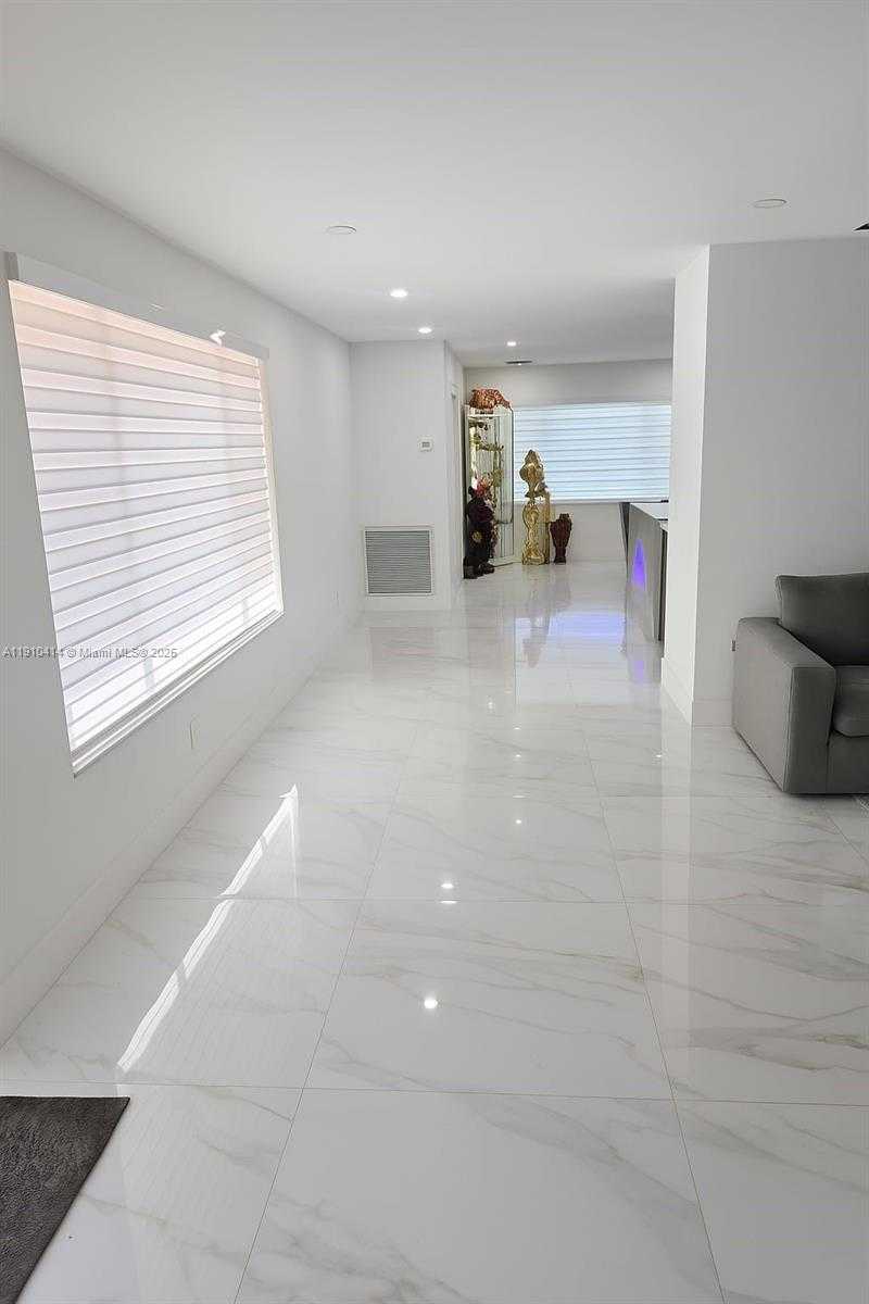 Small Image of 9313 NORTH WEST 24TH PL #9313, Pembroke Pines Number 7