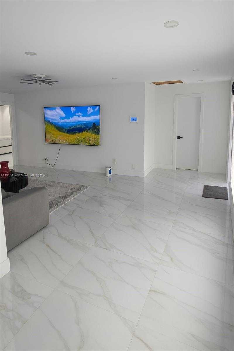 Small Image of 9313 NORTH WEST 24TH PL #9313, Pembroke Pines Number 8