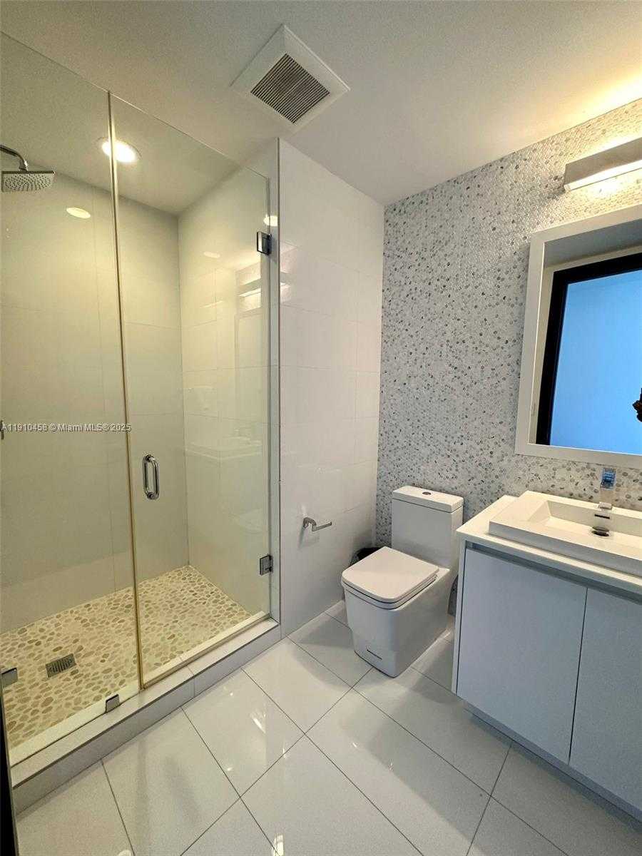 Small Image of Miami Number 16