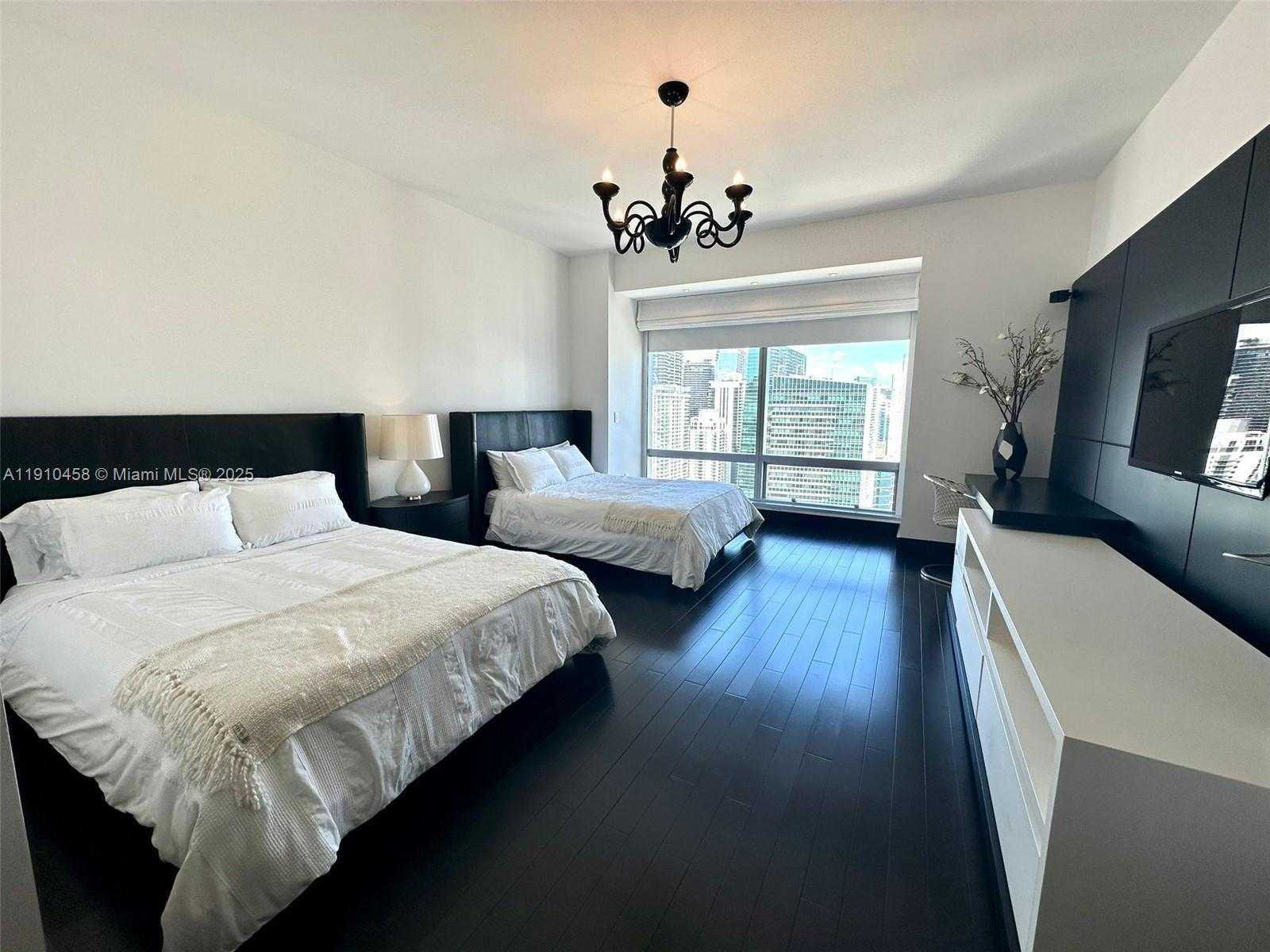 Small Image of Miami Number 17