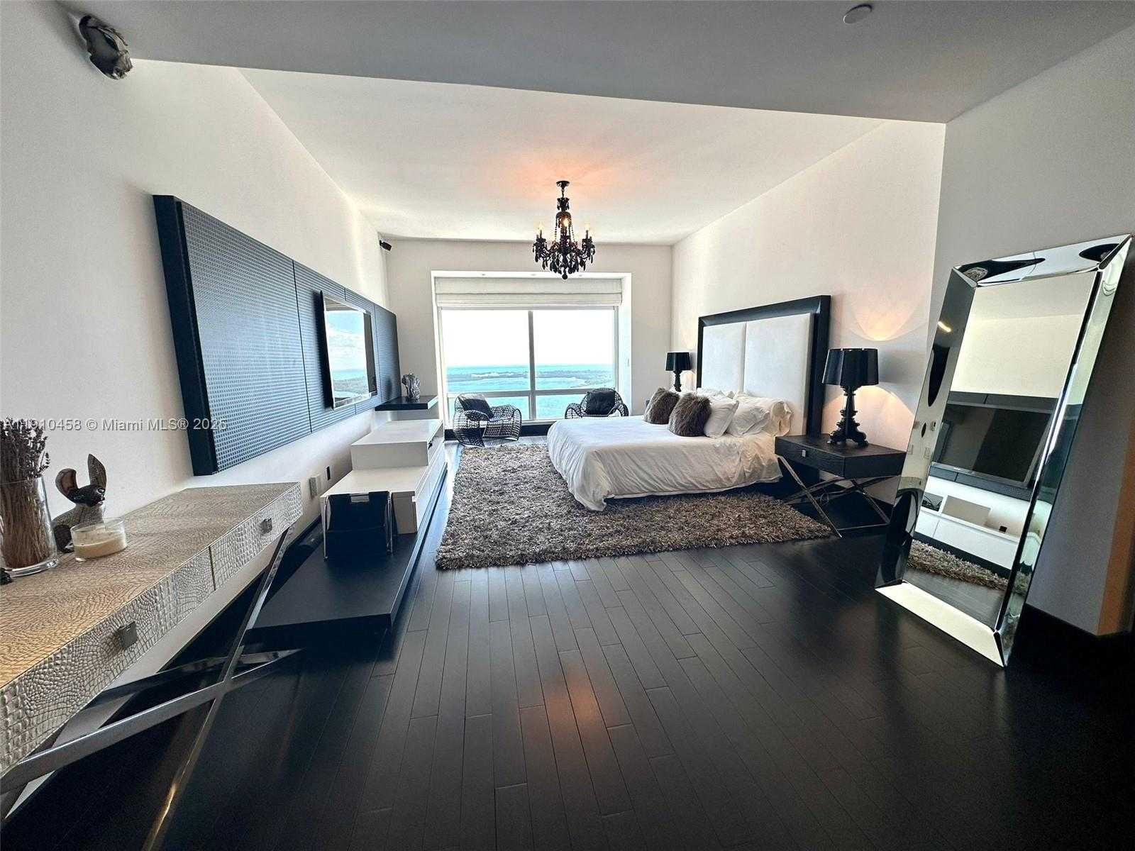 Small Image of Miami Number 2