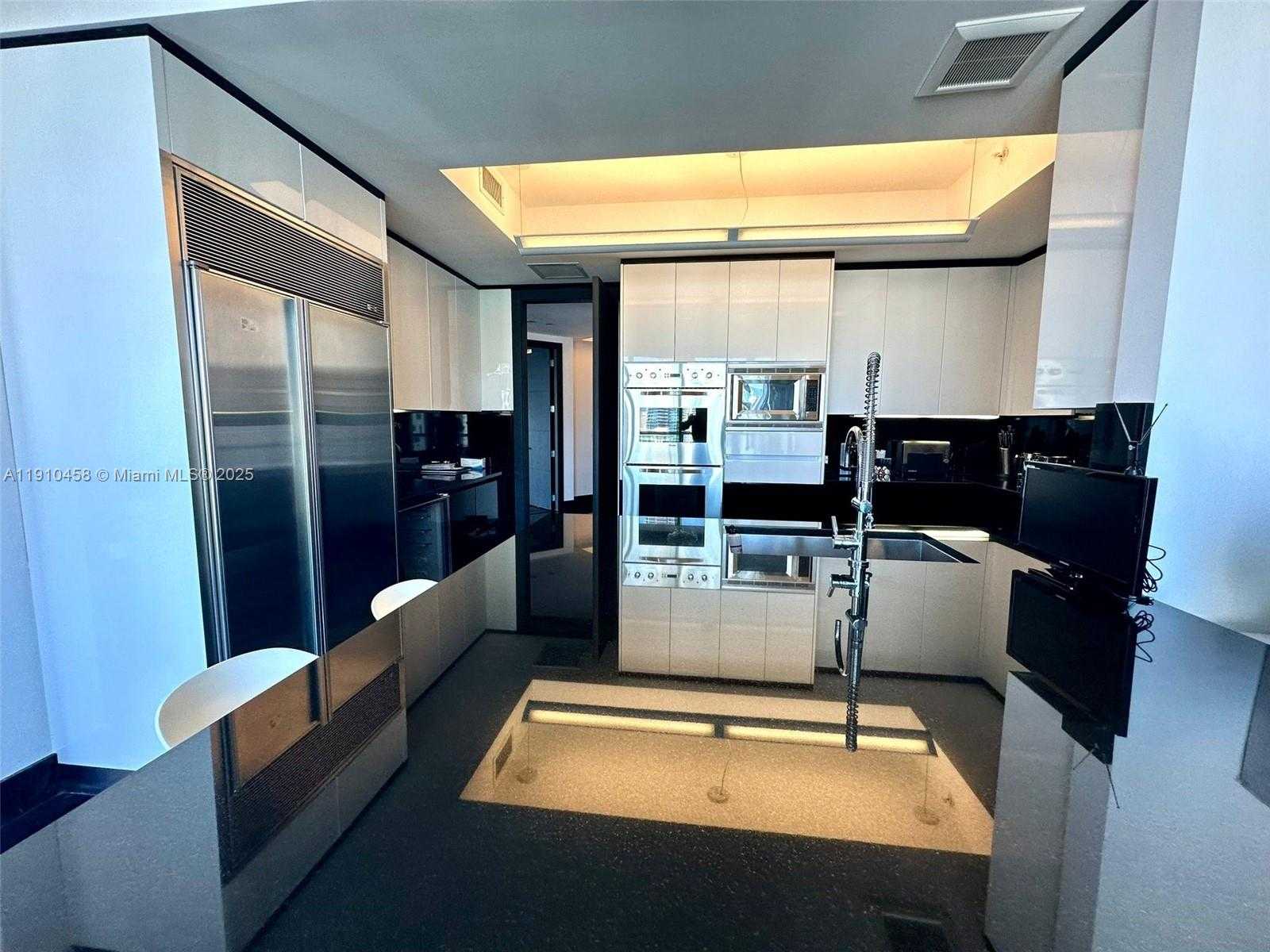 Small Image of Miami Number 20