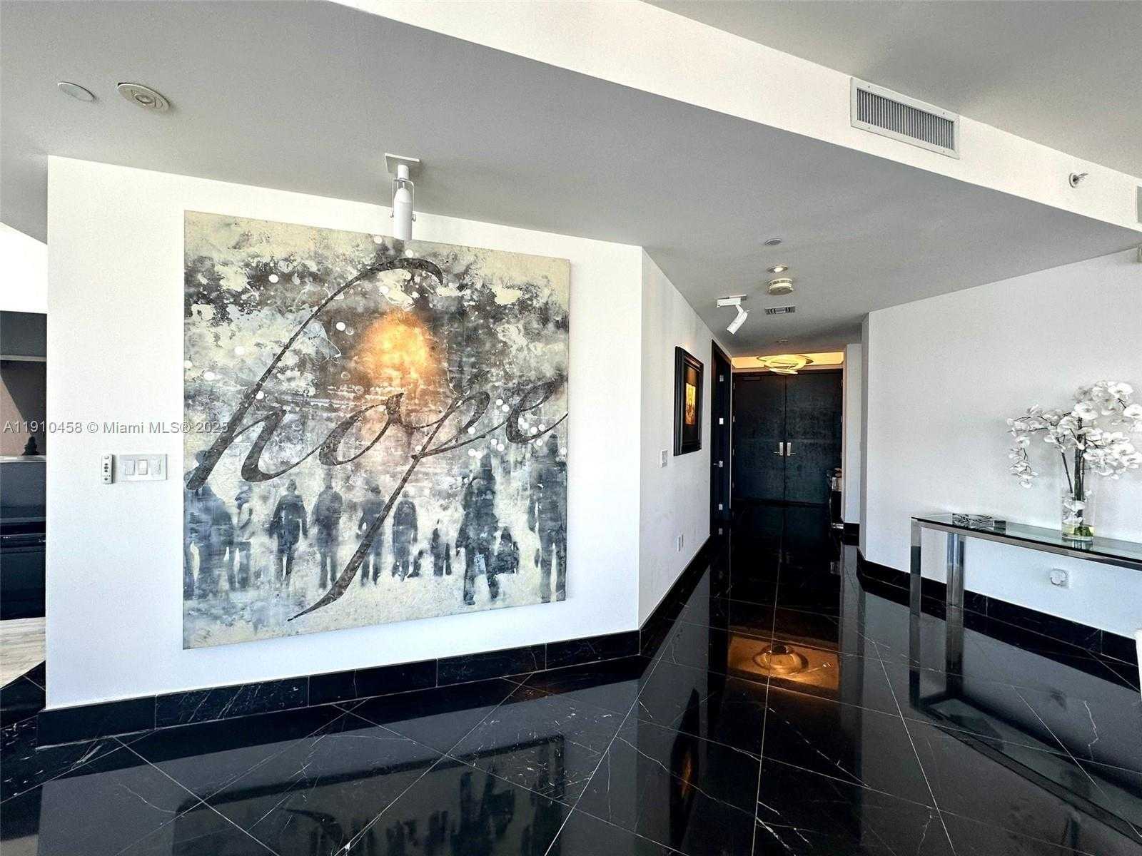 Small Image of Miami Number 24