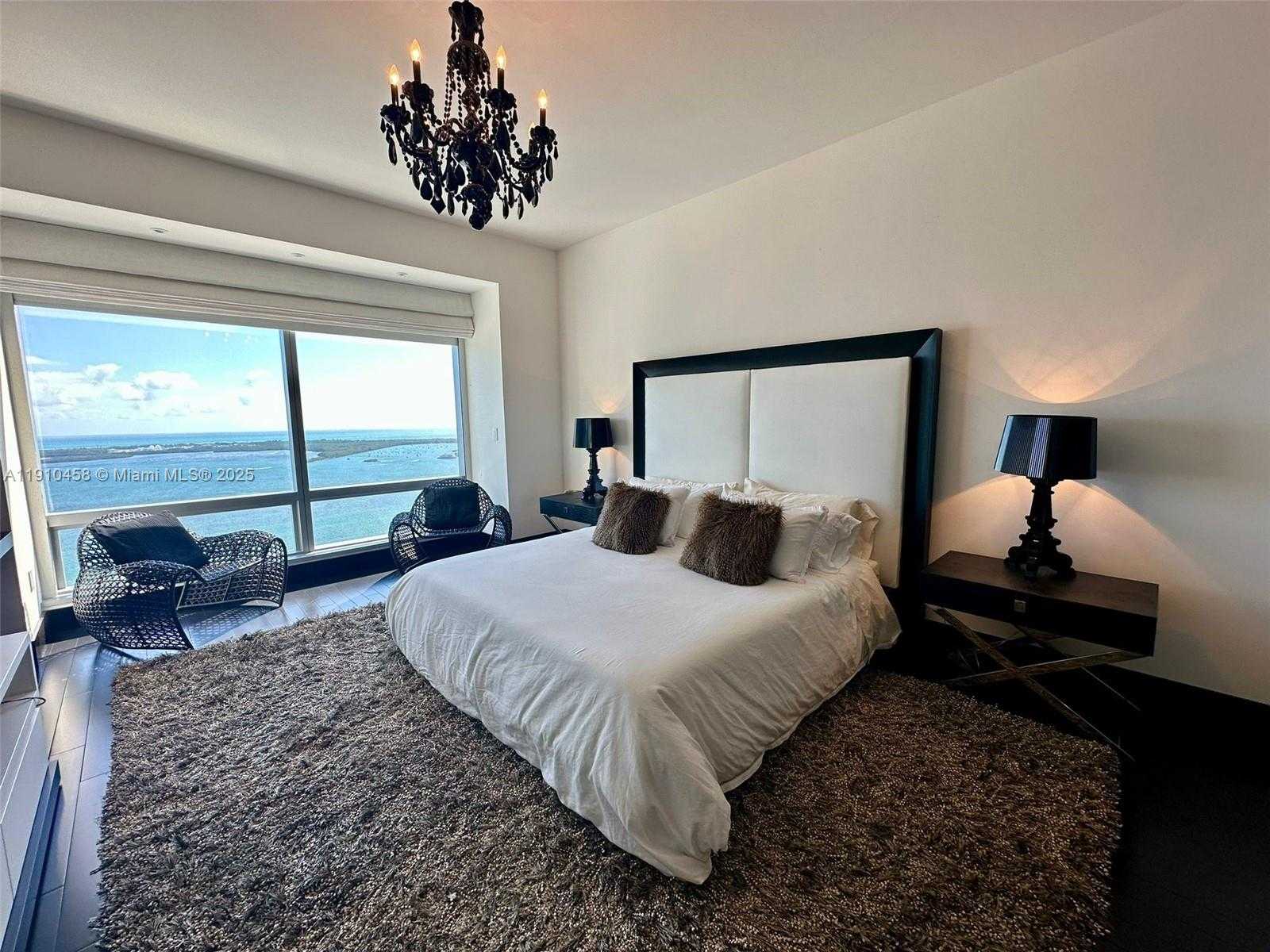 Small Image of Miami Number 3