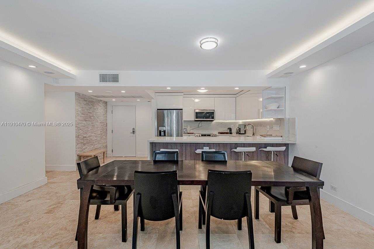 Small Image of 2301 COLLINS AVE #310, Miami Beach Number 10