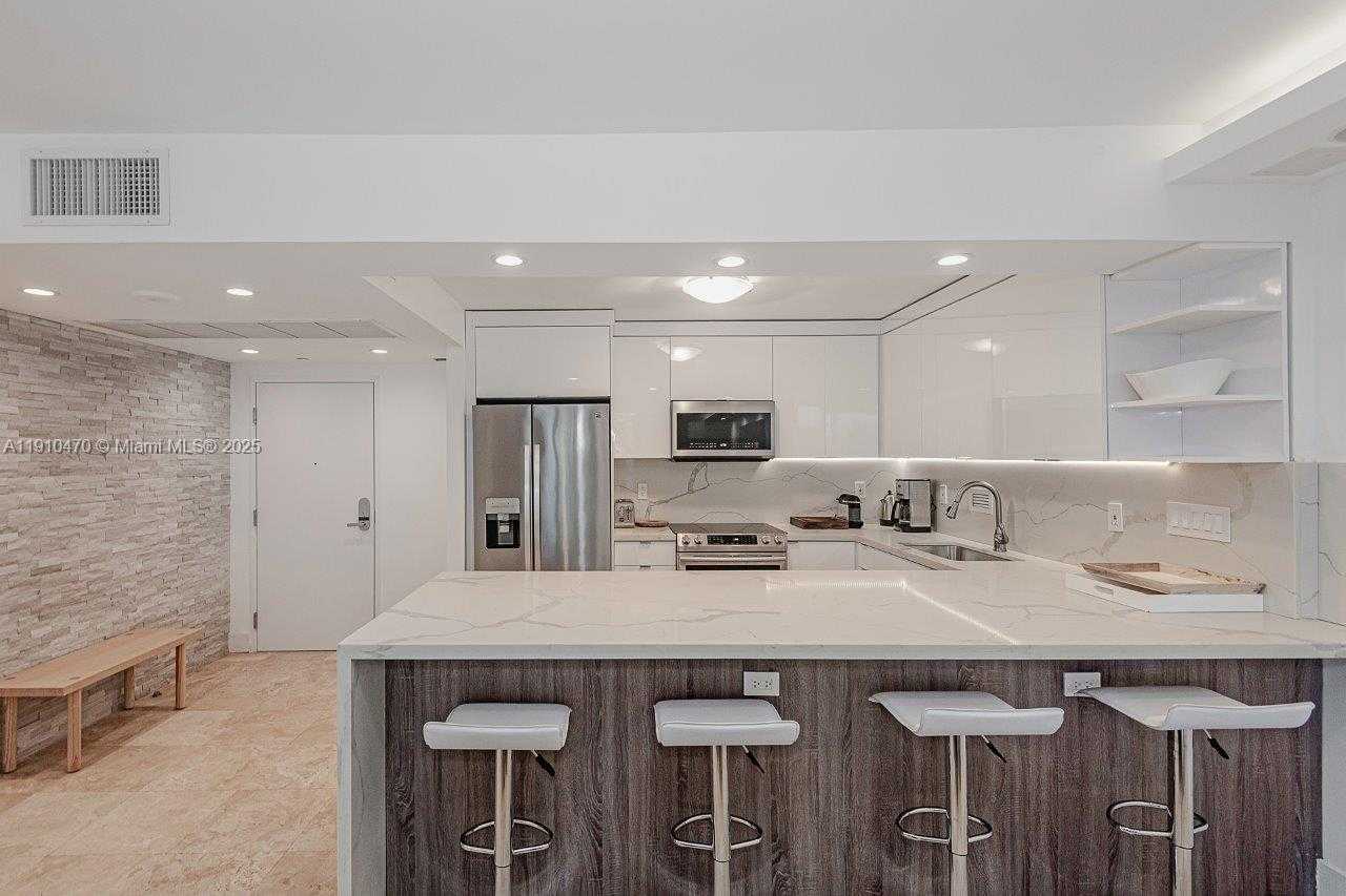 Small Image of 2301 COLLINS AVE #310, Miami Beach Number 11