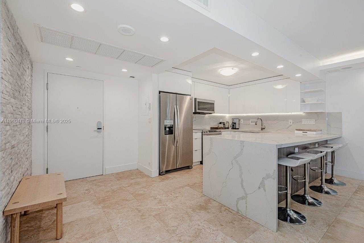 Small Image of 2301 COLLINS AVE #310, Miami Beach Number 12