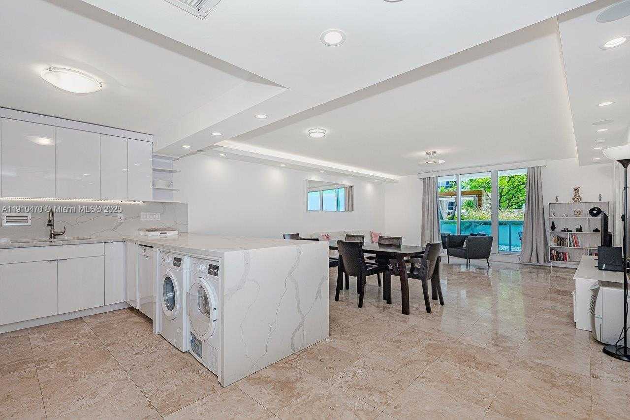 Small Image of 2301 COLLINS AVE #310, Miami Beach Number 14