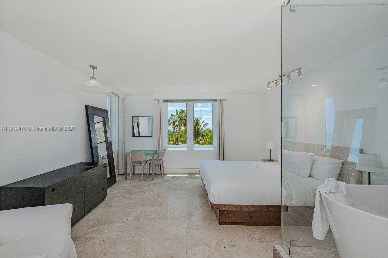Small Image of 2301 COLLINS AVE #310, Miami Beach Number 15
