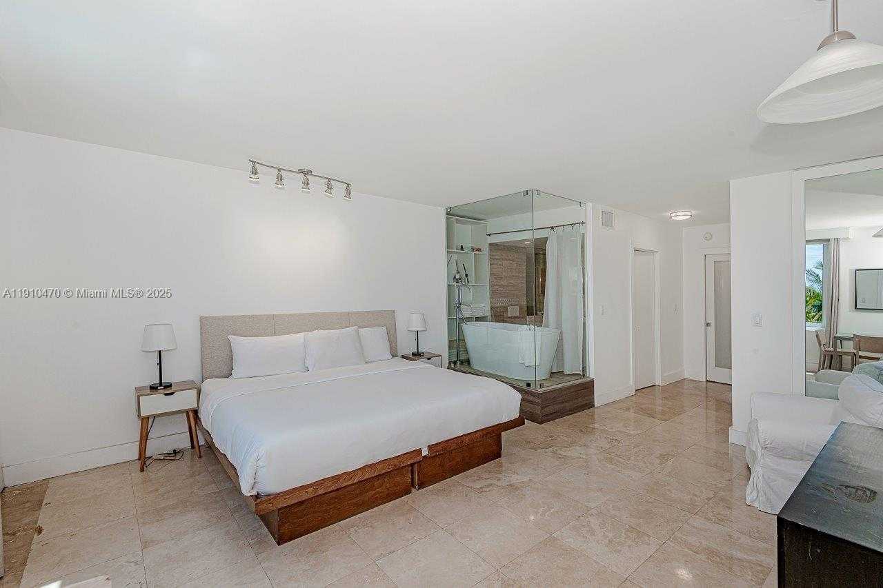 Small Image of 2301 COLLINS AVE #310, Miami Beach Number 18