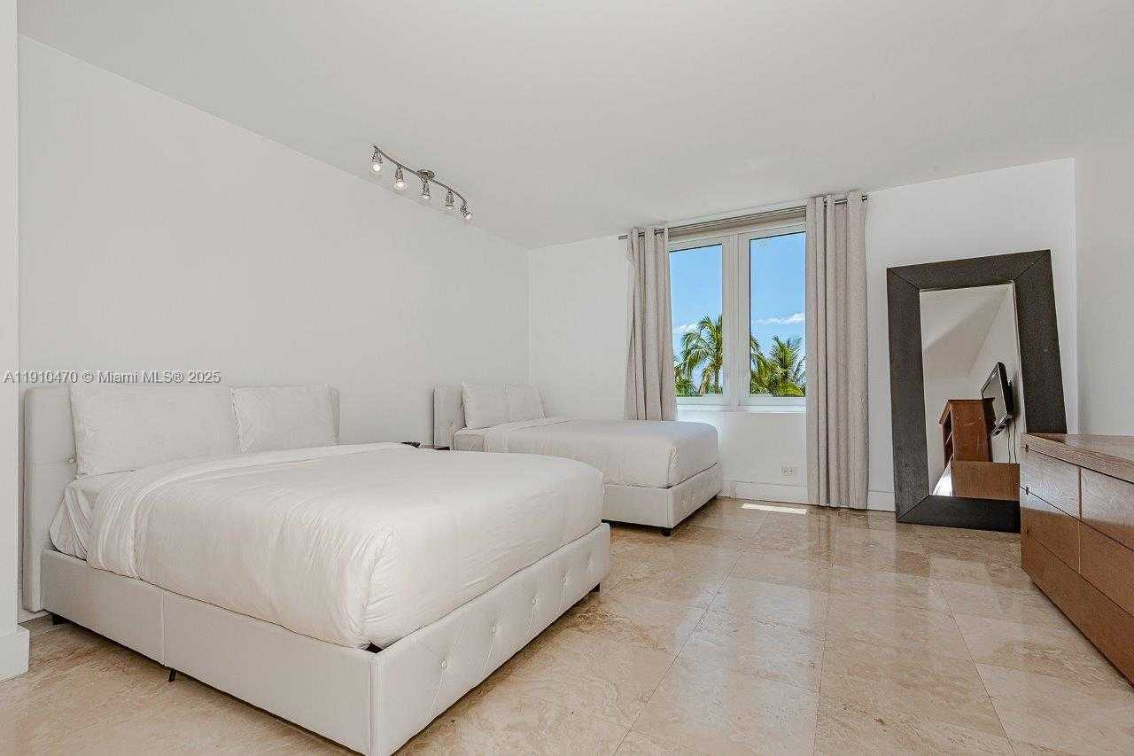 Small Image of 2301 COLLINS AVE #310, Miami Beach Number 22