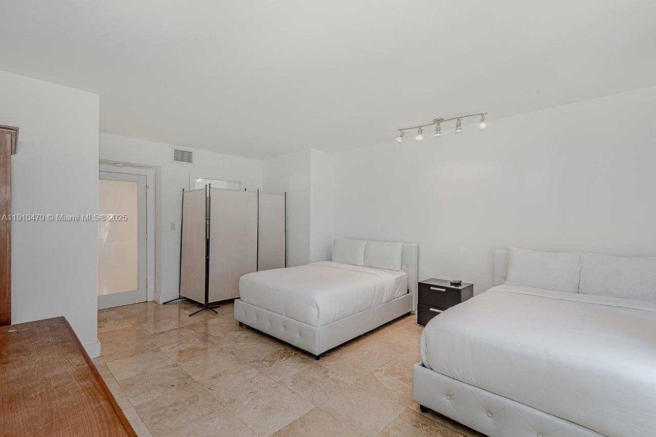 Small Image of 2301 COLLINS AVE #310, Miami Beach Number 24