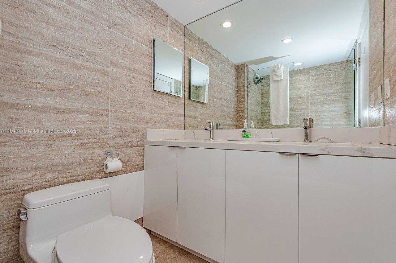 Small Image of 2301 COLLINS AVE #310, Miami Beach Number 25