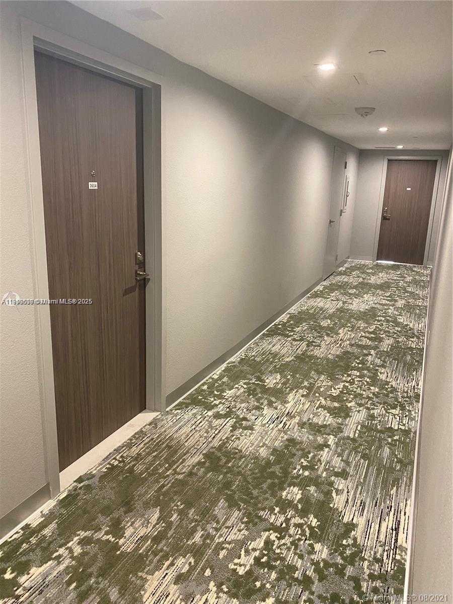 Small Image of 2555 COLLINS AVE #1604, Miami Beach Number 15