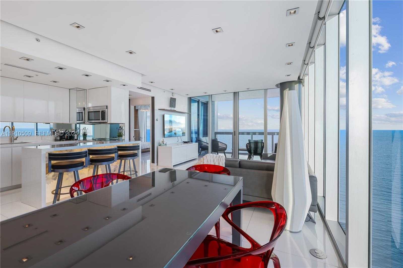 Small Image of 6899 COLLINS AVE #2208, Miami Beach Number 14